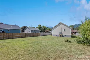 721 Camelot Dr, Waynesville, NC 28786 - Photo 3