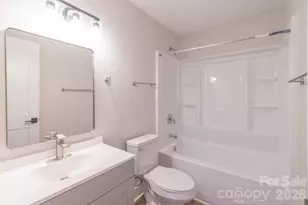 533 Blendwood Dr, Charlotte, NC 28215 - Photo 7