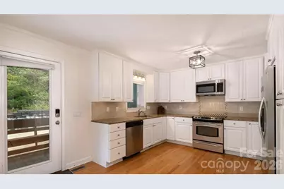 187 Pine Village Lane, Blowing Rock, NC 28605 - Photo 11