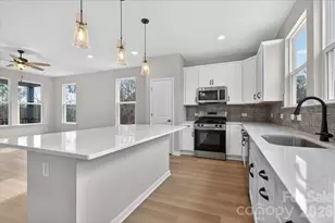 212 Ferebee Pl, Charlotte, NC 28213 - Photo 7