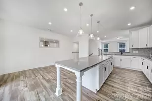 4202 Alexander Vw Dr, Charlotte, NC 28226 - Photo 5