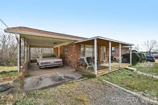 1231 2nd St SE, Hickory, NC 28602 - Photo 3