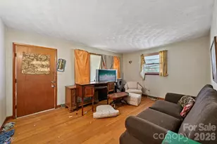 1231 2nd St SE, Hickory, NC 28602 - Photo 9