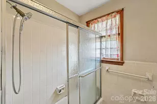 1231 2nd St SE, Hickory, NC 28602 - Photo 17