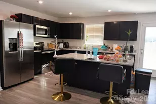 6006 Silverwing Dr, Charlotte, NC 28215 - Photo 3