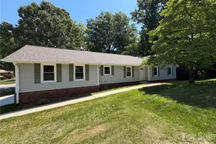 424 Holland Dr, Statesville, NC 28677 - Photo 1