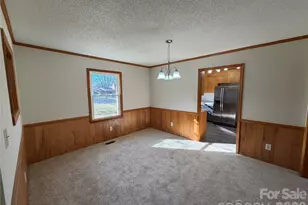 424 Holland Dr, Statesville, NC 28677 - Photo 3