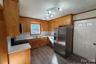 424 Holland Dr, Statesville, NC 28677 - Photo 7