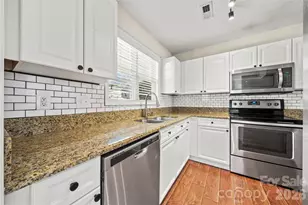 7607 Rolling Meadows Ln, Huntersville, NC 28078 - Photo 9