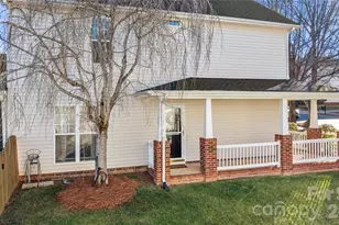 7607 Rolling Meadows Ln, Huntersville, NC 28078 - Photo 3