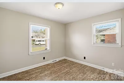 4821 Woodway Place, Charlotte, NC 28208 - Photo 11