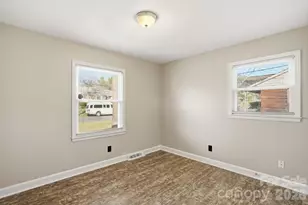 4821 Woodway Pl, Charlotte, NC 28208 - Photo 11