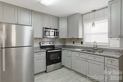 4821 Woodway Place, Charlotte, NC 28208 - Photo 17