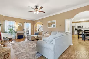 2712 25th St NE, Hickory, NC 28601 - Photo 9