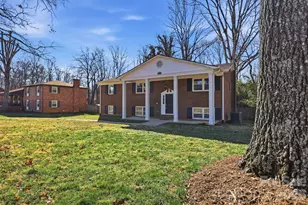 1230 18th Ave NE, Hickory, NC 28601 - Photo 3