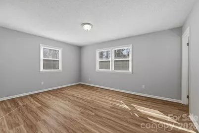 1230 18th Avenue NE, Hickory, NC 28601 - Photo 19
