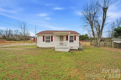 316 23rd Street NW, Hickory, NC 28601 - Photo 1