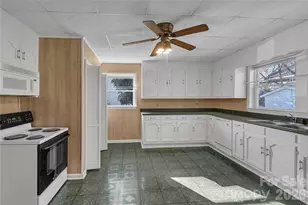 215 King Street S, Gastonia, NC 28052 - Photo 13