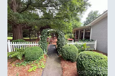 2333 Lakeview Circle, Matthews, NC 28105 - Photo 11