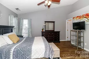 6425 Tunston Ln, Charlotte, NC 28269 - Photo 19