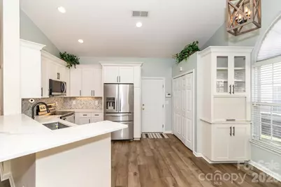 6425 Tunston Lane, Charlotte, NC 28269 - Photo 11