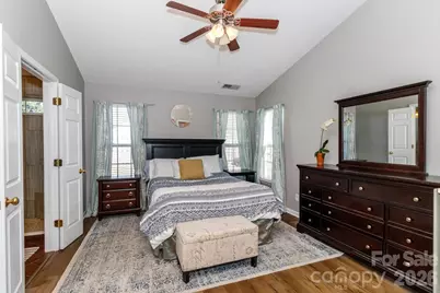 6425 Tunston Lane, Charlotte, NC 28269 - Photo 17