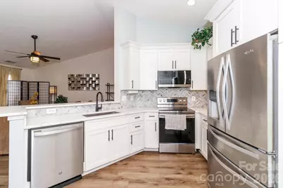 6425 Tunston Lane, Charlotte, NC 28269 - Photo 13