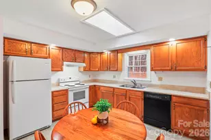 465 Mountain Laurel Dr, Columbus, NC 28722 - Photo 7