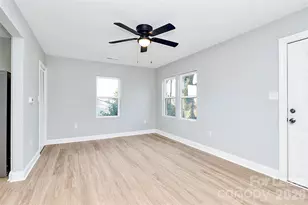 1521 Effingham Rd, Charlotte, NC 28208 - Photo 5