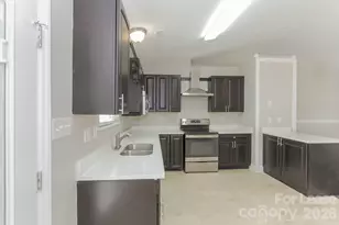 5955 Scots Bluff Dr, Charlotte, NC 28227 - Photo 7