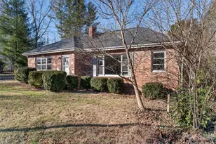 118 Rutledge Dr, Hendersonville, NC 28739 - Photo 3