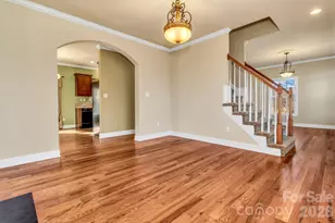 387 Goodview Dr, Hendersonville, NC 28792 - Photo 11