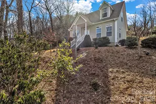387 Goodview Dr, Hendersonville, NC 28792 - Photo 3
