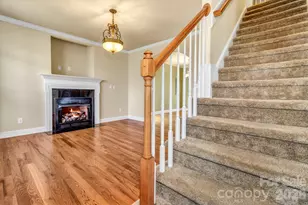 387 Goodview Dr, Hendersonville, NC 28792 - Photo 7