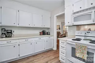 8729 Timbercrest Cir, Charlotte, NC 28226 - Photo 15