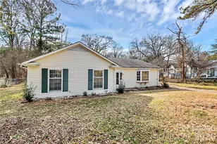 8729 Timbercrest Cir, Charlotte, NC 28226 - Photo 3