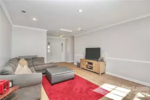 8729 Timbercrest Cir, Charlotte, NC 28226 - Photo 7