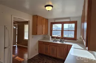 212 Old Dale Rd, Spruce Pine, NC 28777 - Photo 13