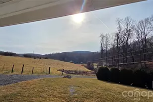 212 Old Dale Rd, Spruce Pine, NC 28777 - Photo 5