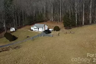 212 Old Dale Rd, Spruce Pine, NC 28777 - Photo 3