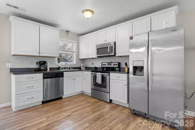 1055 19th Street NE, Hickory, NC 28601 - Photo 7