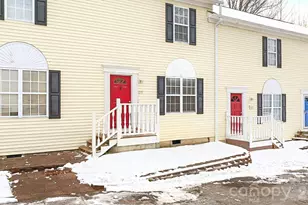 1055 19th St NE, Hickory, NC 28601 - Photo 3