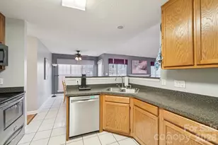 12408 Sandringham Pl, Charlotte, NC 28262 - Photo 15