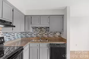 7530 Pebblestone Dr, Charlotte, NC 28212 - Photo 11