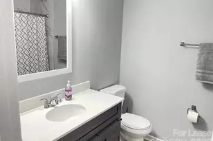 6226 Coach Hill Ln, Charlotte, NC 28212 - Photo 5