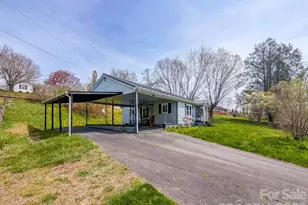 97 Tom Sparks Rd, Spruce Pine, NC 28777 - Photo 5