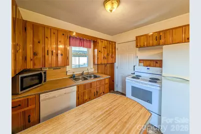 97 Tom Sparks Road, Spruce Pine, NC 28777 - Photo 9