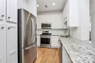 558 Oakland Ave, Charlotte, NC 28204 - Photo 9