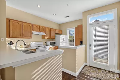 1049 Park West Drive, Charlotte, NC 28209 - Photo 3