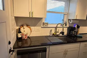 1828 Finchley Dr, Charlotte, NC 28215 - Photo 9